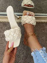 Sandalias de punta cuadrada con tacón de aguja trenzado